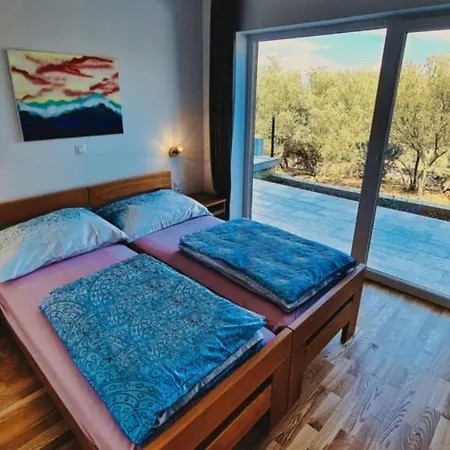 Guest house Tata